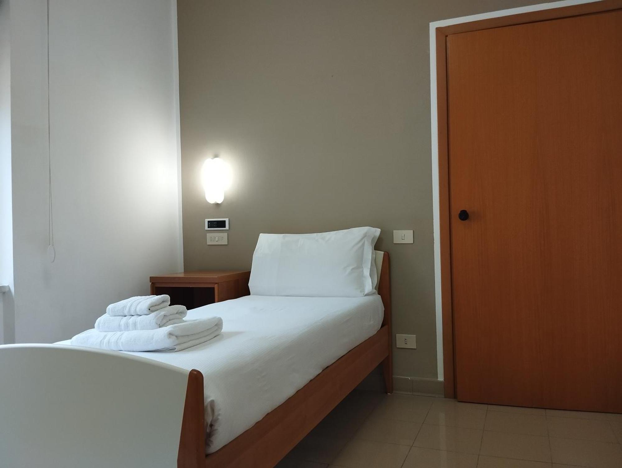 Ah Roma Hostel Eksteriør bilde