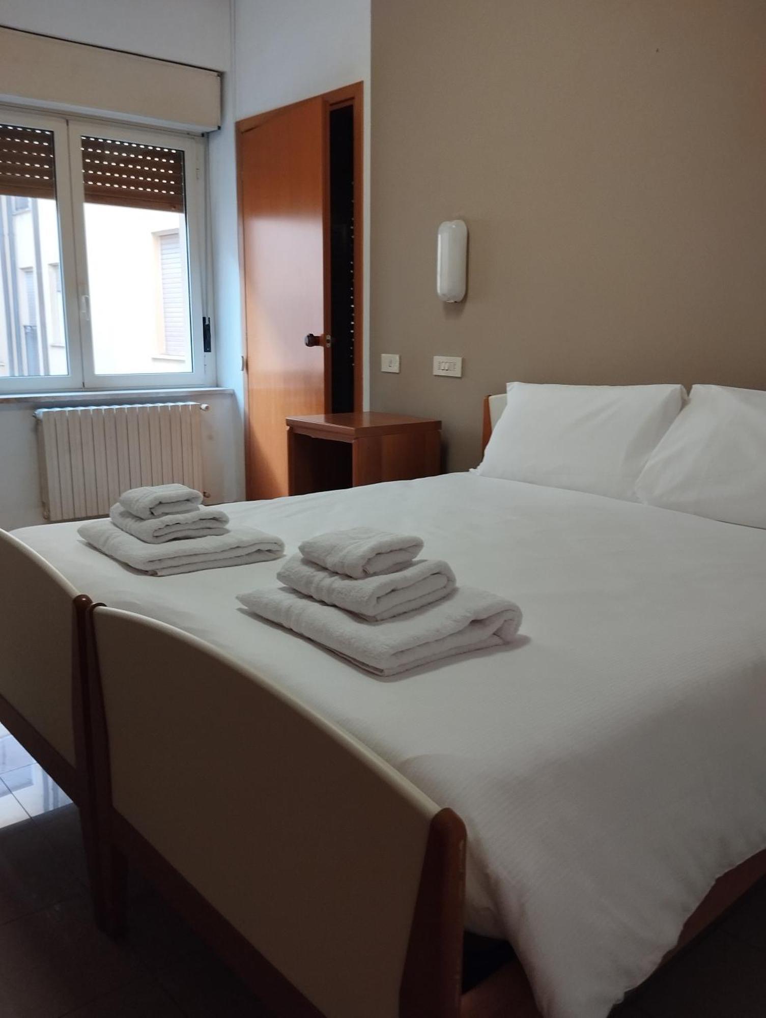 Ah Roma Hostel Eksteriør bilde