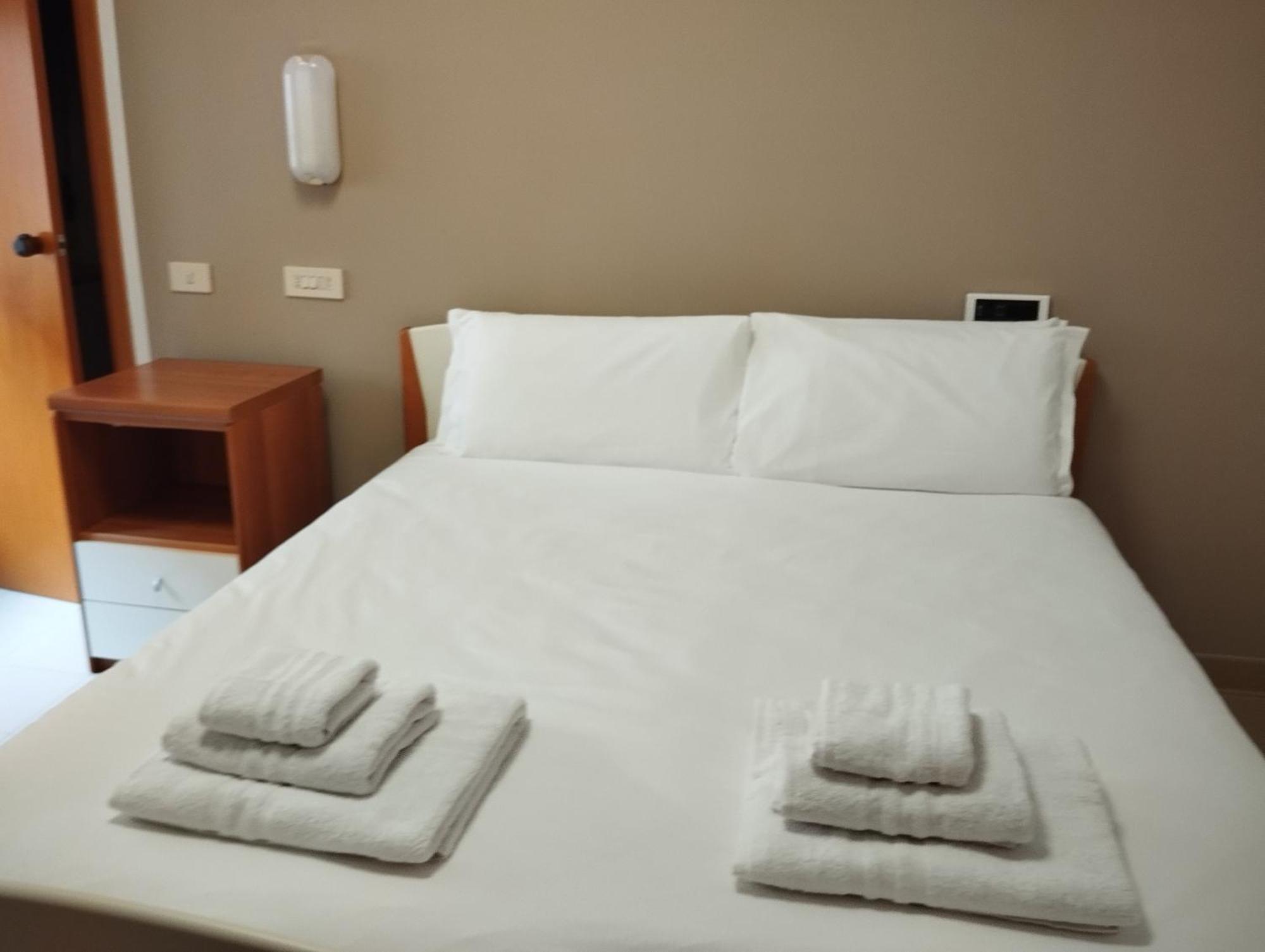 Ah Roma Hostel Eksteriør bilde