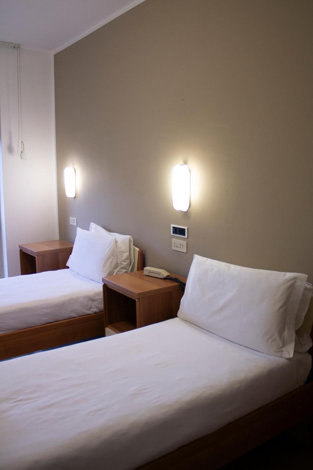 Ah Roma Hostel Eksteriør bilde